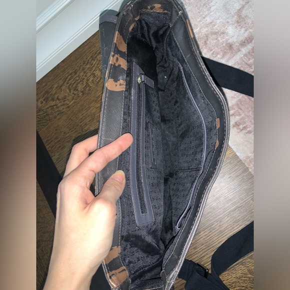 L.A.M.B GWEN STEFANI Large Black Handprint Graphic Messenger Bag Unisex Adult - Picture 11 of 16